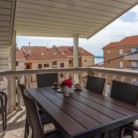 Apartments Mirela Crikvenica Exteriör bild