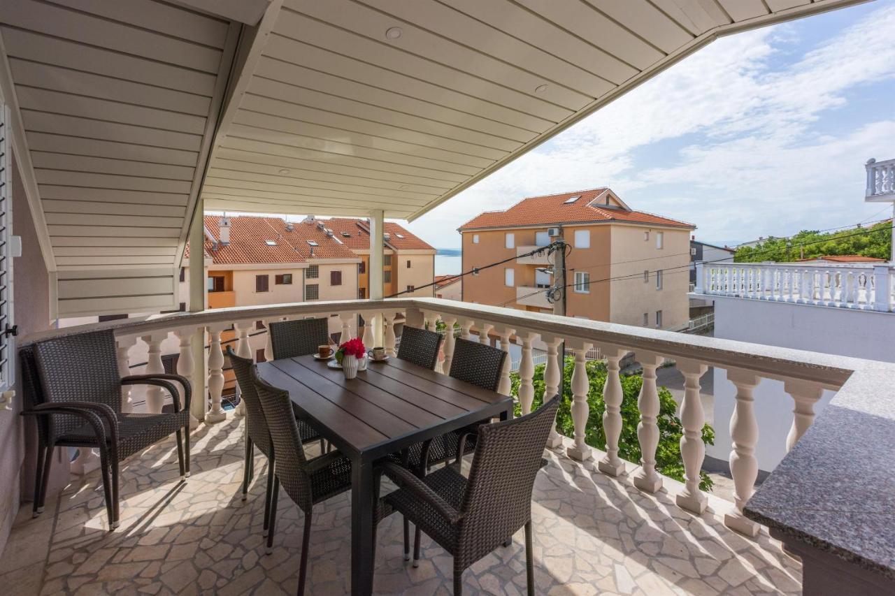 Apartments Mirela Crikvenica Exteriör bild