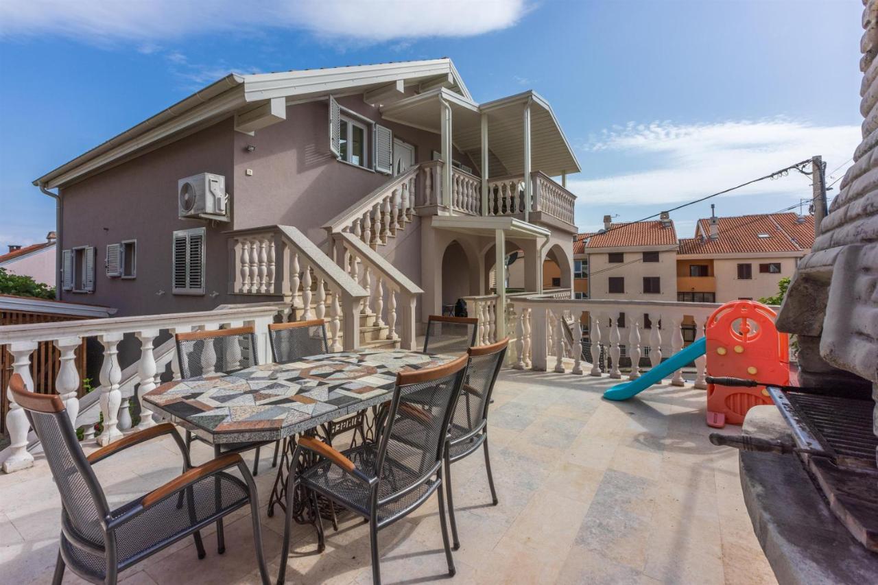 Apartments Mirela Crikvenica Exteriör bild