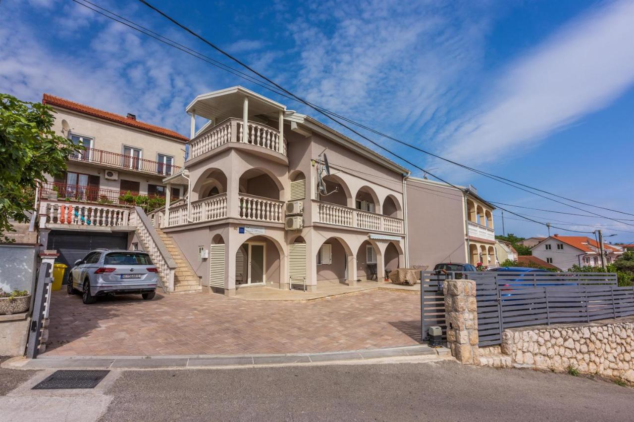 Apartments Mirela Crikvenica Exteriör bild