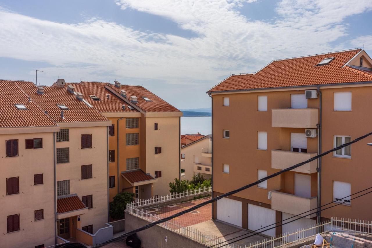 Apartments Mirela Crikvenica Exteriör bild