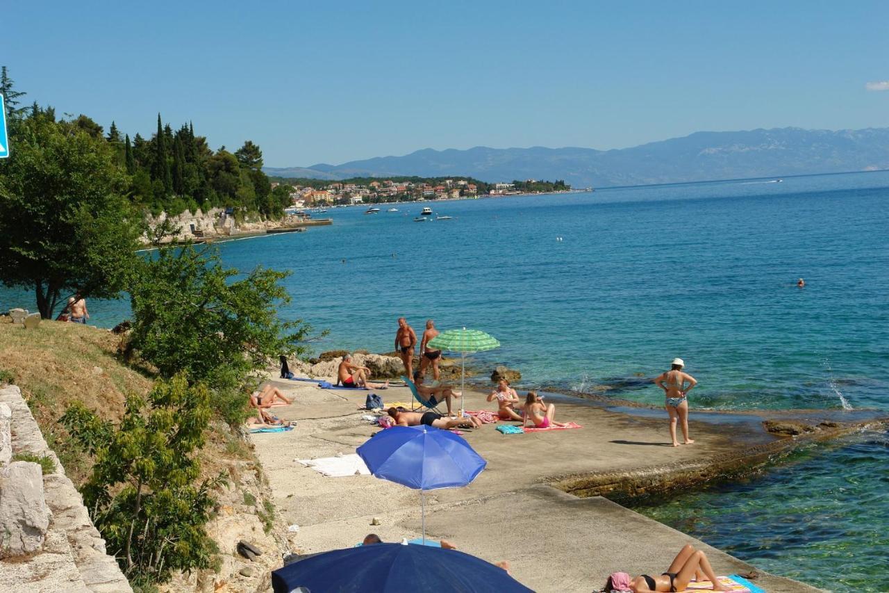 Apartments Mirela Crikvenica Exteriör bild